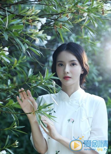 繭鎮奇緣黃夢清是誰演的?黃夢清扮演者張芷溪個人資料、寫真及生活照欣賞