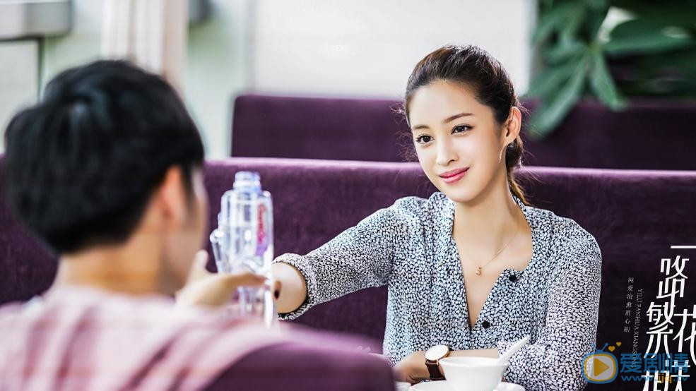 一路繁花相送紀若櫟和路非是什麼關係？紀若櫟喜歡路非嗎？