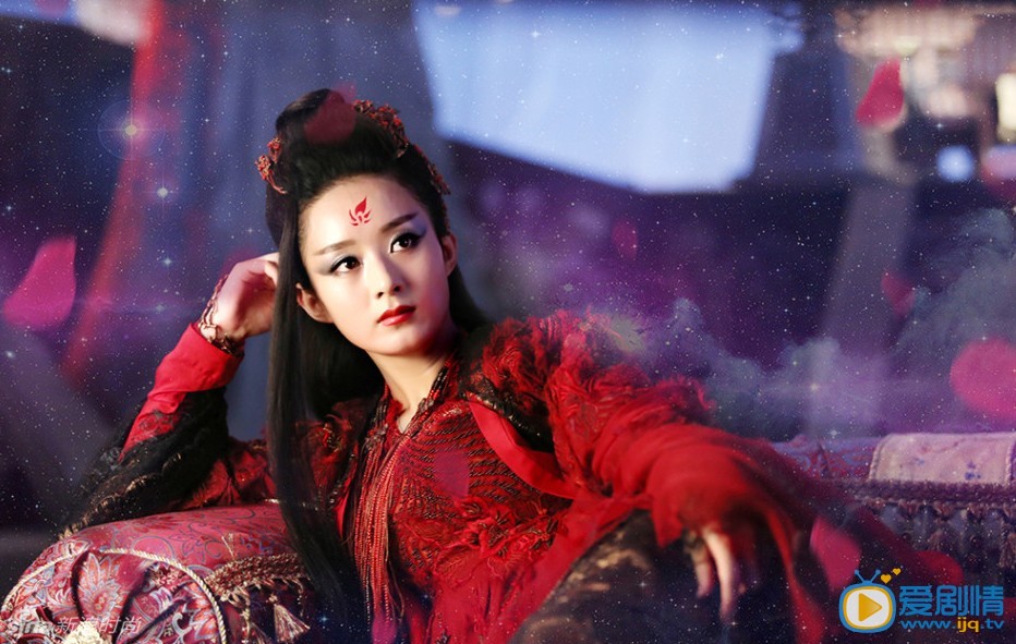 《花千骨》曝趙麗穎紅衣絕美霸氣妖神劇照(組圖)