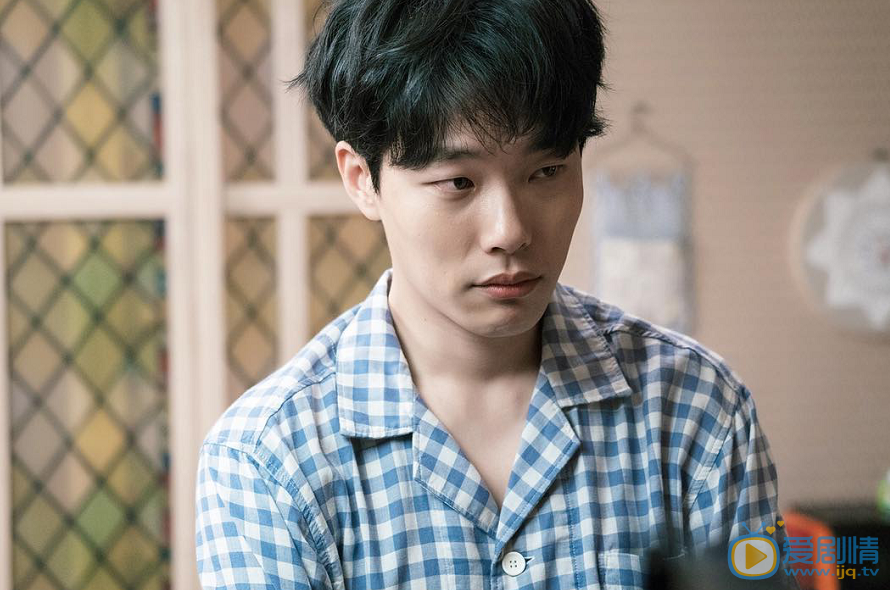 柳俊烈《請回答1988》飾演金仁浩劇照柳俊烈個人資料簡介