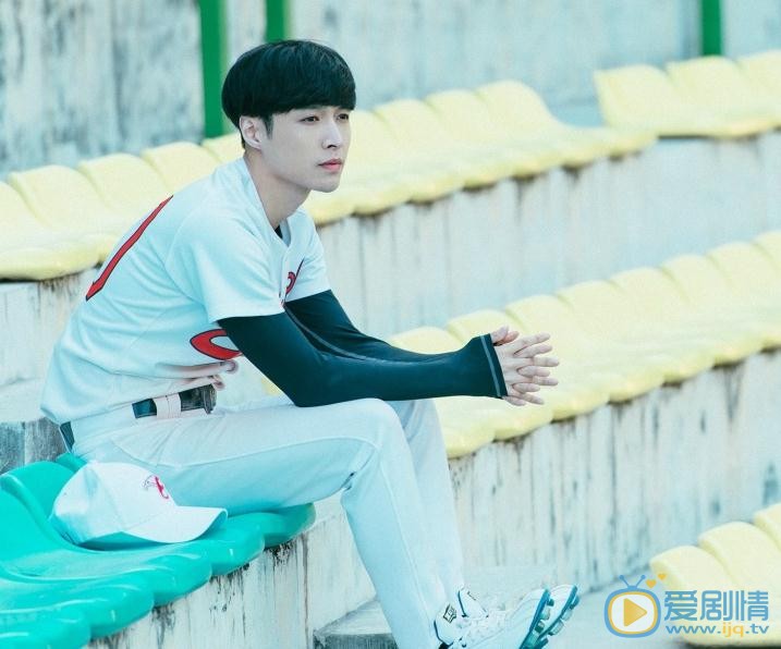 中國版《求婚大作戰》正式定檔4.24 張藝興陳都靈重返青春定情