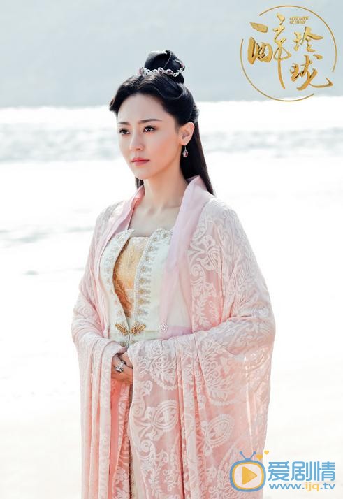 醉玲瓏朵霞是誰演的？醉玲瓏朵霞扮演者黃夢瑩個人資料、寫真及生活照