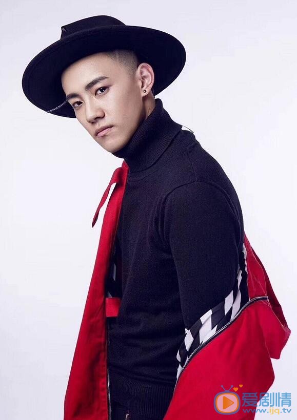 獨步天下布占泰是誰演的?布占泰扮演者晏紫東個人資料及生活寫真照欣賞