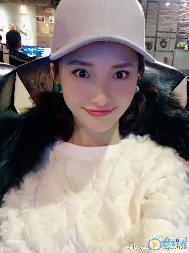 職場是個技術活沈志澤女友小雨扮演者肖雨雨照片欣賞