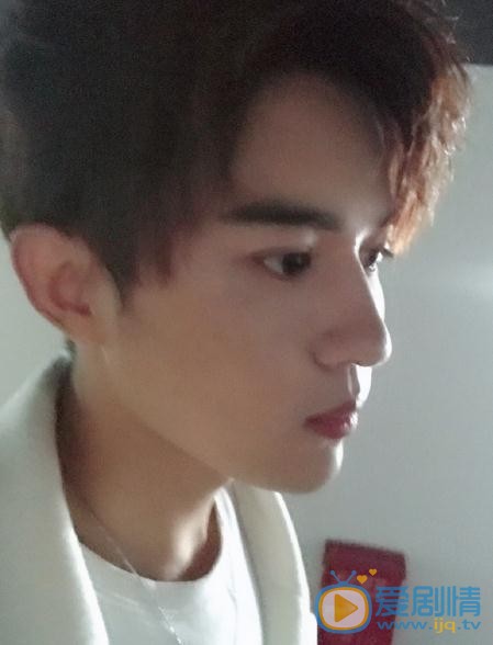 將夜謝承運是誰演的?謝承運扮演者蒙恩個人資料、寫真及生活照欣賞