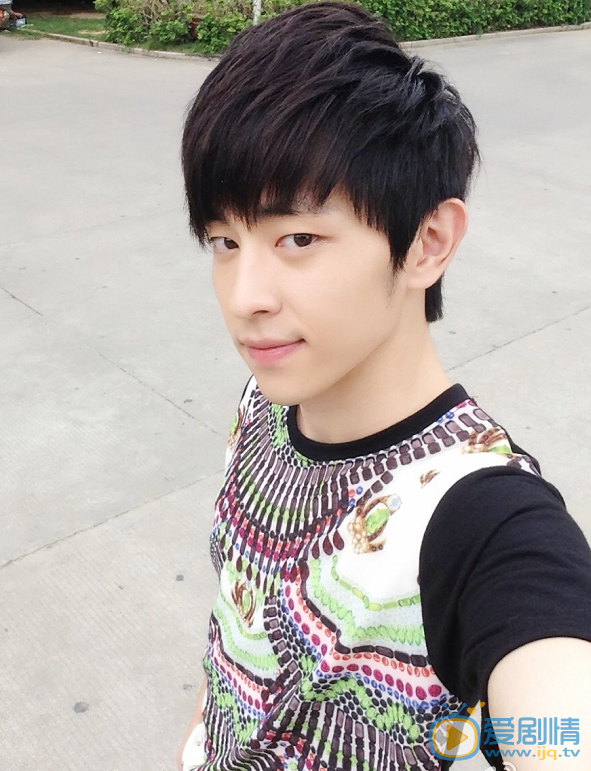 歡樂頌2謝童是誰演的？謝童扮演者鄧倫個人資料生活寫真照欣賞