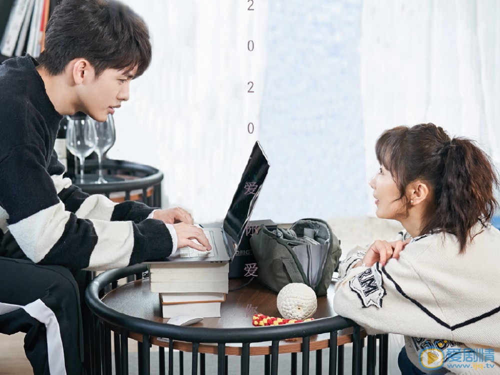 半是蜜糖半是傷雙人人物海報來襲 白鹿搭檔羅雲熙上演都市愛情劇