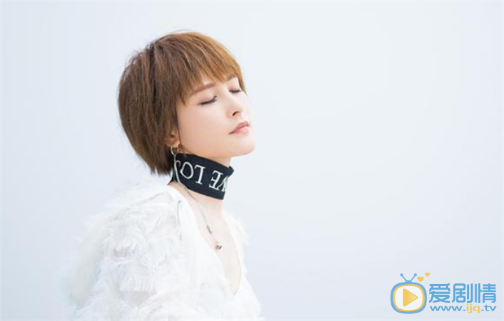 演員厲娜資料 歌手厲娜演藝經歷 厲娜寫真圖片