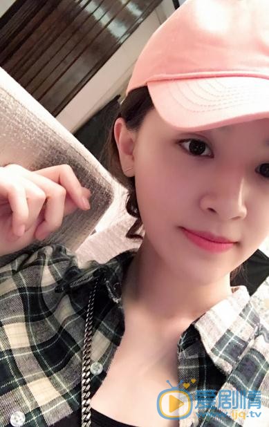 老男孩王珊是誰?王珊扮演者梁婧嫻個人資料、寫真及生活照欣賞