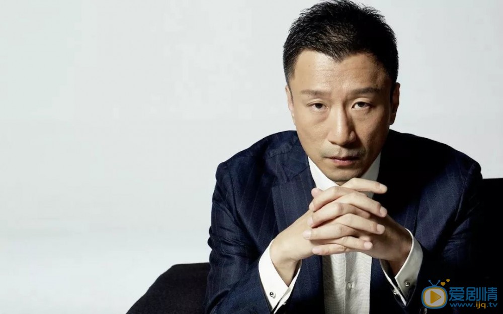 新世界金海是由誰飾演的？他是一個怎樣的人？