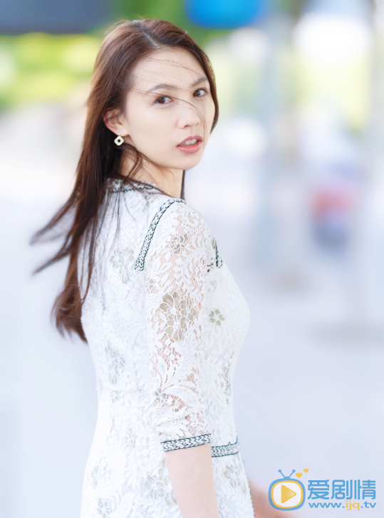 梁雪芹個人資料簡介 梁雪芹演藝經歷  梁雪芹寫真圖片