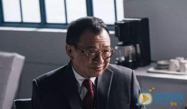 《鐵探》中簡國曙是營長的同夥嗎？他為什麼一直和程宇森過不去？