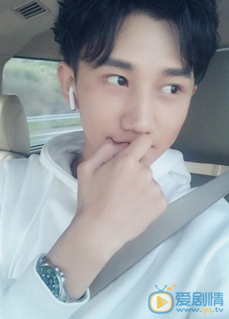 凡人的品格展昭是誰演的？凡人的品格展昭扮演者梁振倫個人資料、寫真及生活照欣賞