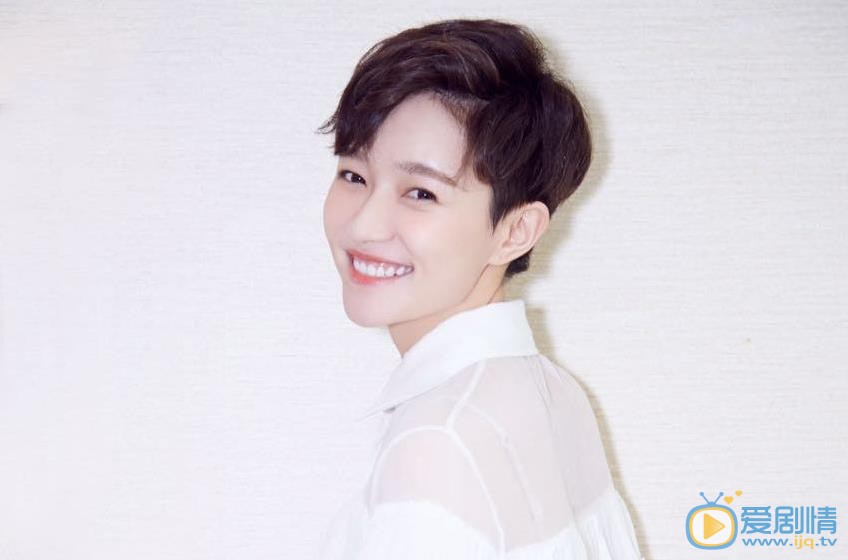 愛情進化論鹿飛師姐是誰飾演的？鹿飛師姐扮演者焦俊艷個人資料、寫真及生活照欣賞