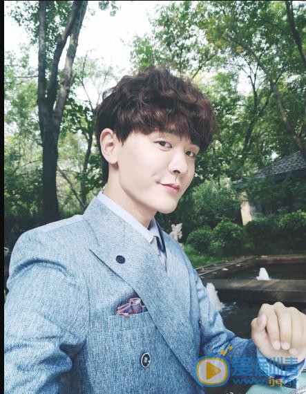 我站在橋上看風景阮旗是誰演的？我站在橋上看風景阮旗扮演者個人資料、寫真及生活照欣賞