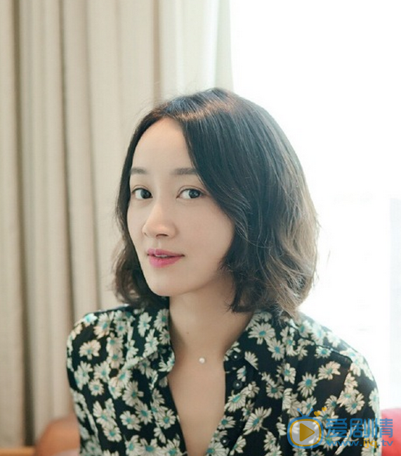 人民的名義鍾小艾是誰演的?鍾小艾扮演者趙子琪個人資料及生活寫真照欣賞