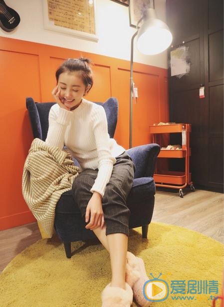 警花與警犬之再上征程董芳菲是誰演的？董芳菲扮演者吳昱瑤個人資料、寫真及生活照欣賞