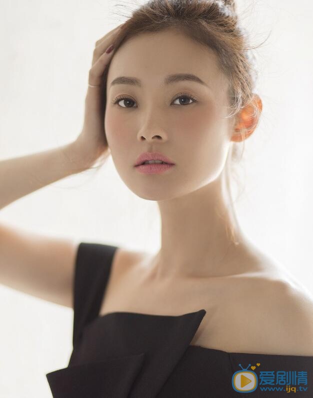 王翊丹個人資料簡介  王翊丹個人經歷及家庭背景介紹 王翊丹寫真圖片照