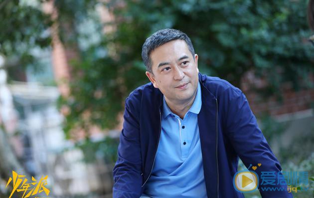 張嘉譯閆妮新劇少年派曝劇照 再度合作上演互懟夫妻演繹家庭酸甜