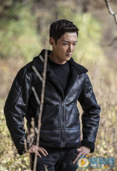 皇后的品格羅王植是誰演的？皇后的品格羅王植扮演者崔振赫個人資料、寫真及生活照欣賞