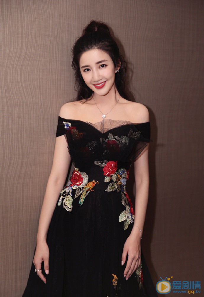 新倚天屠龍記殷素素是誰飾演的？殷素素飾演者陳欣予個人資料、寫真及生活照欣賞