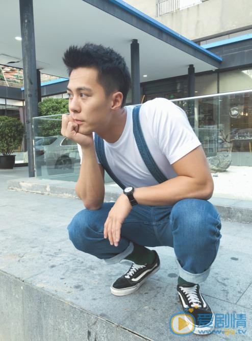 許你浮生若夢許星程是誰演的？許星程扮演者朱鑒然個人資料、寫真及生活照欣賞