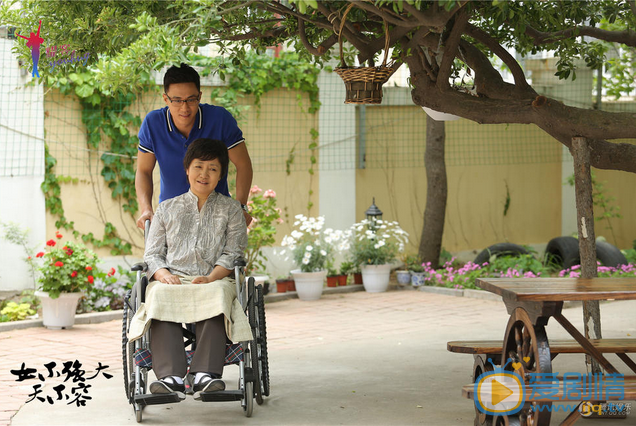  女不強大天不容劇照