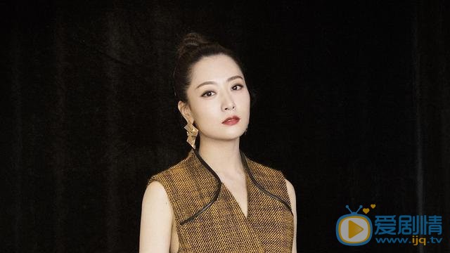 奔騰年代廖一梅是由誰飾演的？她在劇中是一個怎樣的角色？