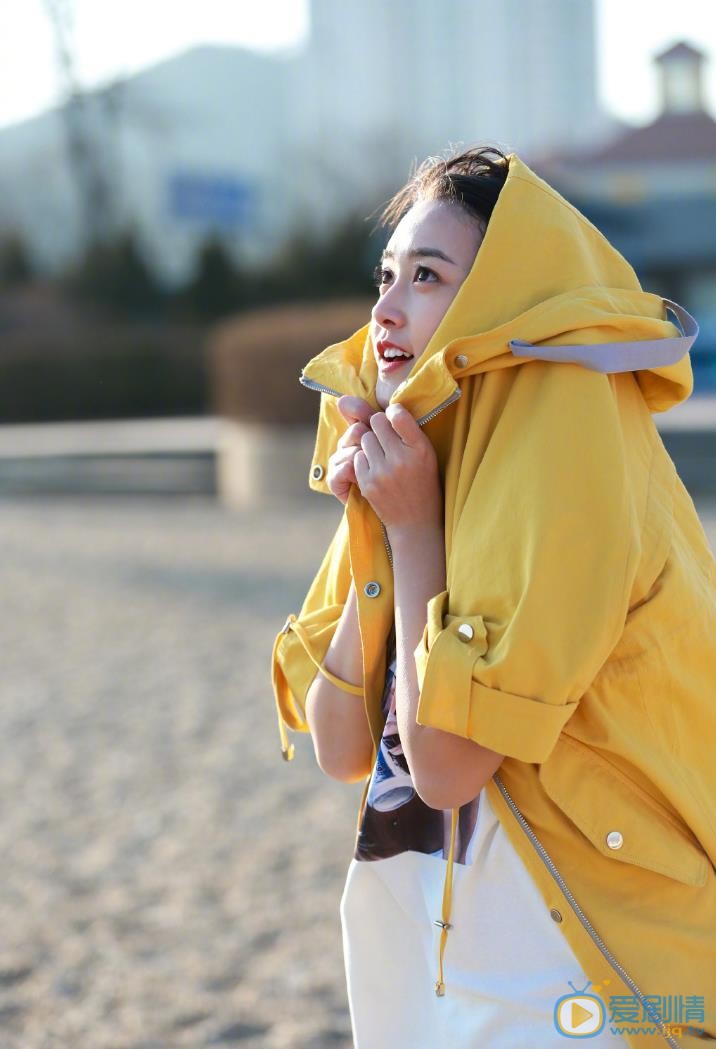 天坑鷹獵小紅果是誰演的？小紅果扮演者蔣依依個人資料、寫真及生活照欣賞