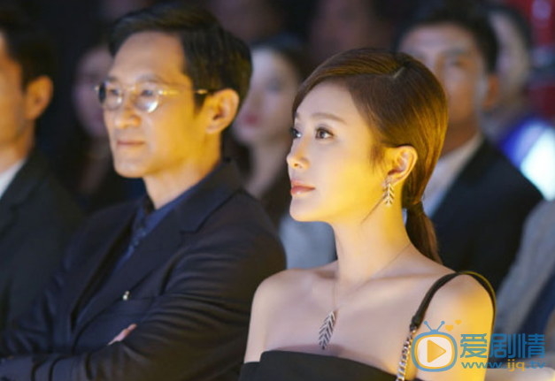 夜空中最閃亮的星鄭柏旭的姐姐為什麼姓方？跟她媽媽有什麼關係？