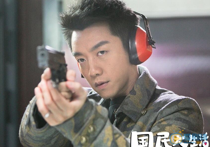  國民大生活曝全新劇照 鄭愷袁姍姍見家長表情嚴肅