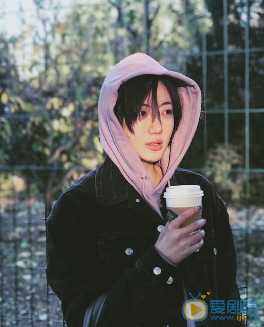 警花與警犬之再上征程顧依依是誰演的？顧依依扮演者李晨熙個人資料、寫真及生活照欣賞