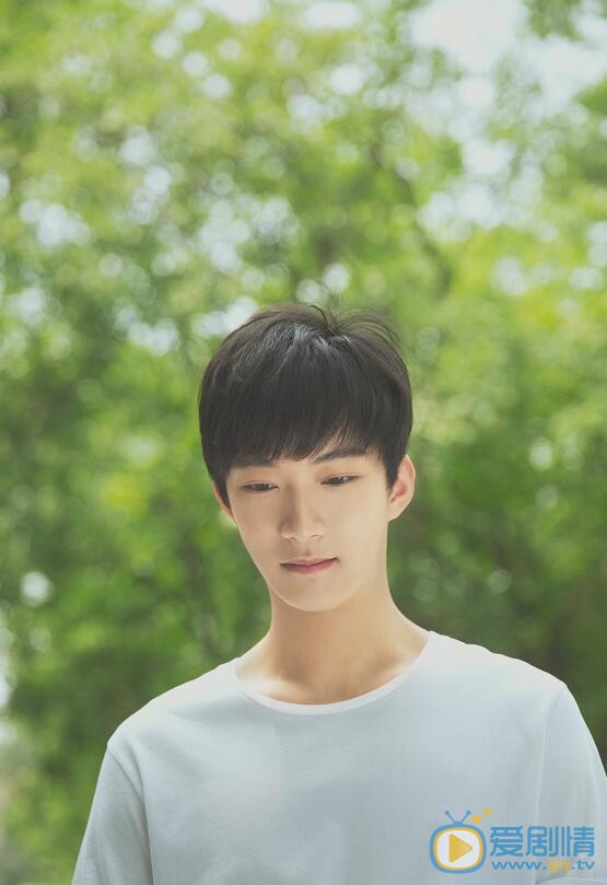 曹恩齊個人資料簡介 曹恩齊個人經歷家庭背景介紹 曹恩齊寫真圖片照