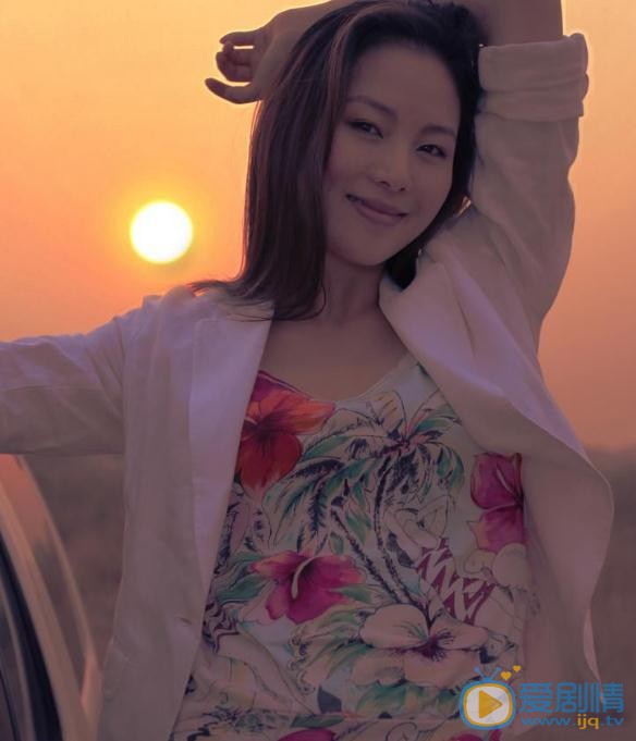 花兒與遠方二曼是誰演的？花兒與遠方二曼扮演者黃薇個人資料、寫真及生活照欣賞