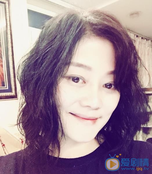 何靜個人資料簡介 何靜生活照