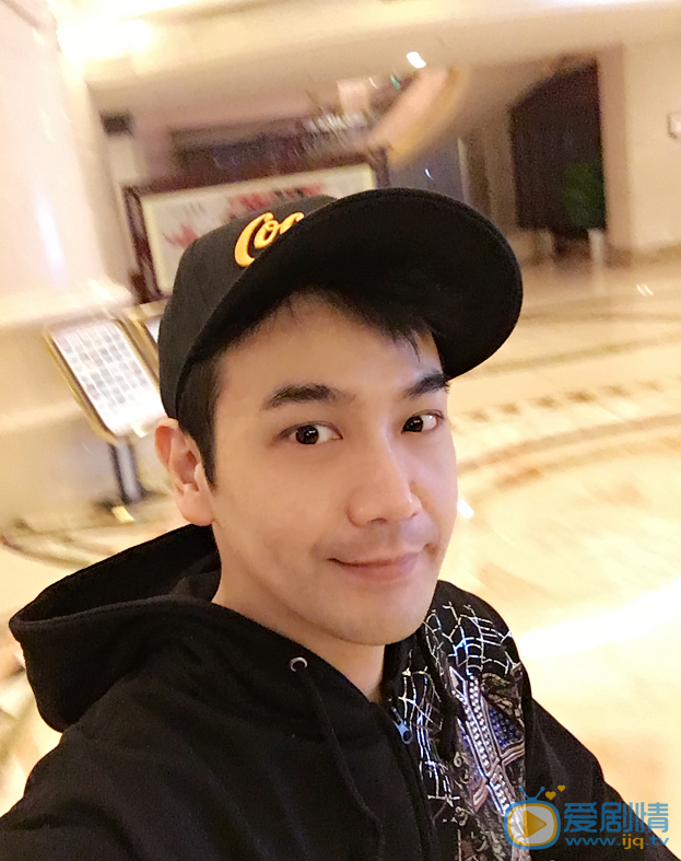  三生三世十里桃花折顏是誰演的？折顏扮演者張智堯個人資料簡介