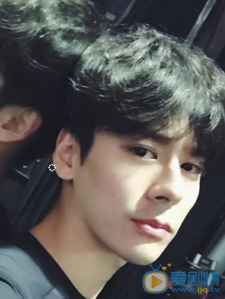 路從今夜白魏子健是誰演的？路從今夜白魏子健扮演者魏哲鳴個人資料、寫真及生活照欣賞