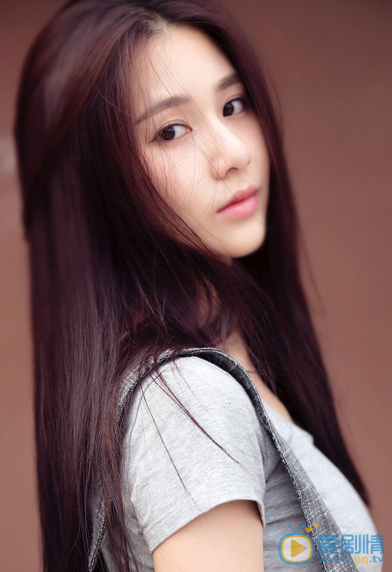  微微一笑很傾城小雨妖妖是誰演的？小雨妖妖扮演者劉穎倫個人資料及寫真生活照欣賞