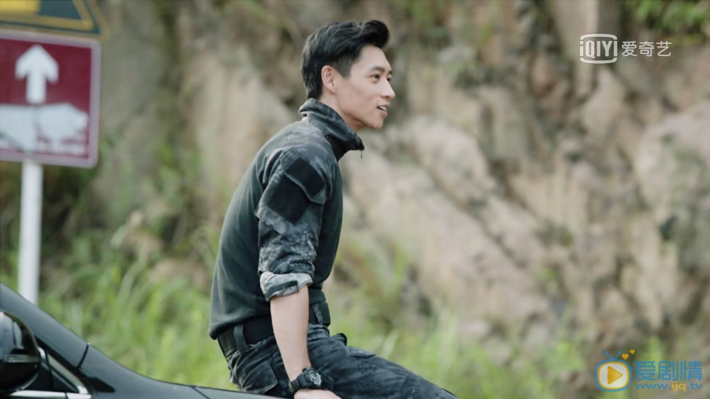 反恐特戰隊之天狼唐石偷襲秦曉陽 秦曉陽意外受傷暈倒