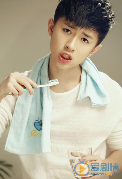 美人為餡夏俊艾（A）是誰扮演的？夏俊艾（A）扮演者張逸傑個人資料及寫真、生活照欣賞