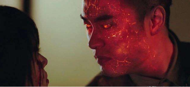 動物管理局老謝的真實身份是什麼？他為什麼要裝成飯店老闆？