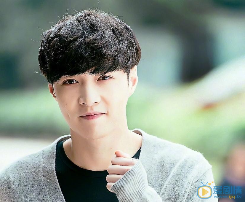 求婚大作戰曝鹽甜版海報 張藝興演繹兩種不同氣場