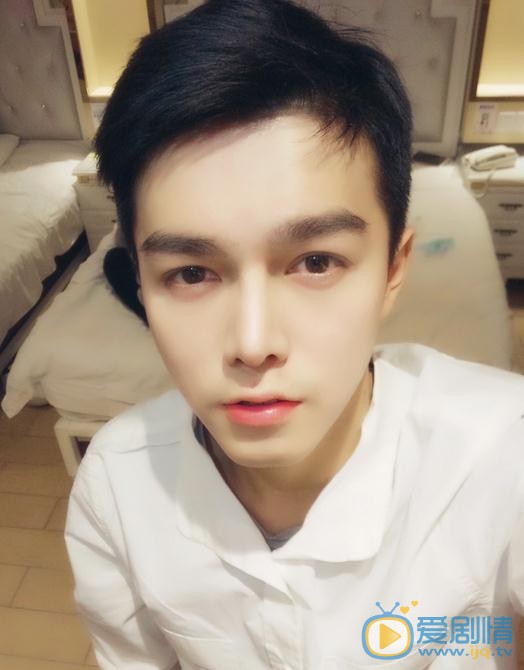 雙世寵妃墨靖軒是誰演的？雙世寵妃墨靖軒扮演者王浩歌個人資料、寫真及生活照欣賞