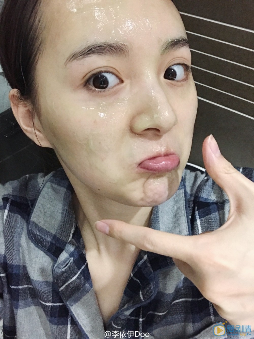 守衛者浮出水面張妍扮演者李依伊圖片