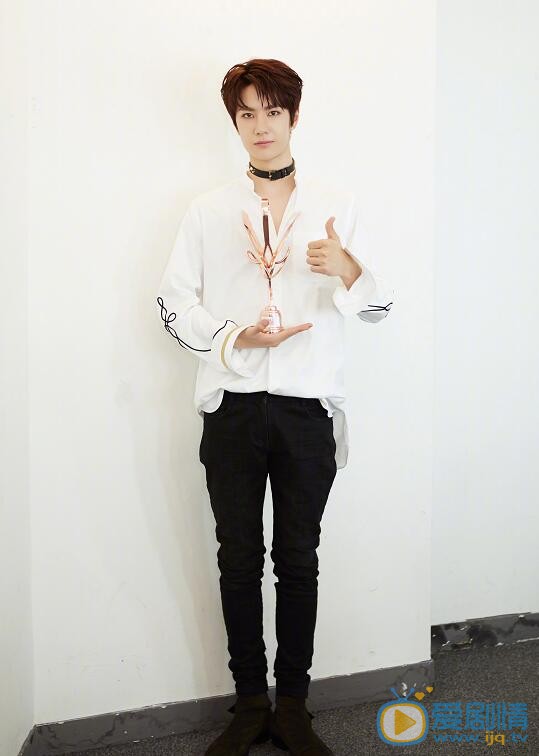  人間至味是清歡翟至味是誰演的？翟至味扮演者王一博個人資料及寫真生活照欣賞