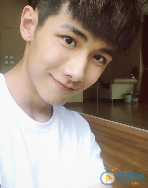 美人為餡穆方城（M）是誰扮演的？穆方城（M）扮演者趙弈欽個人資料、寫真及生活照欣賞