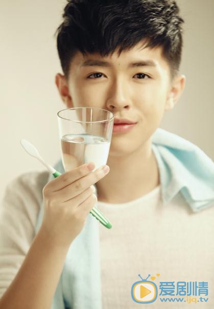 美人為餡夏俊艾（A）是誰扮演的？夏俊艾（A）扮演者張逸傑個人資料及寫真、生活照欣賞