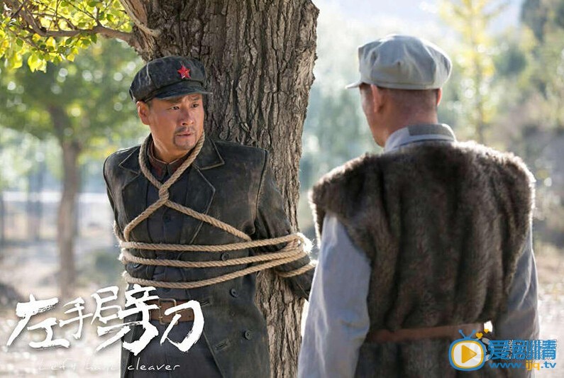 左手劈刀收官 被稱讚是亮劍+潛伏+風聲”綜合體