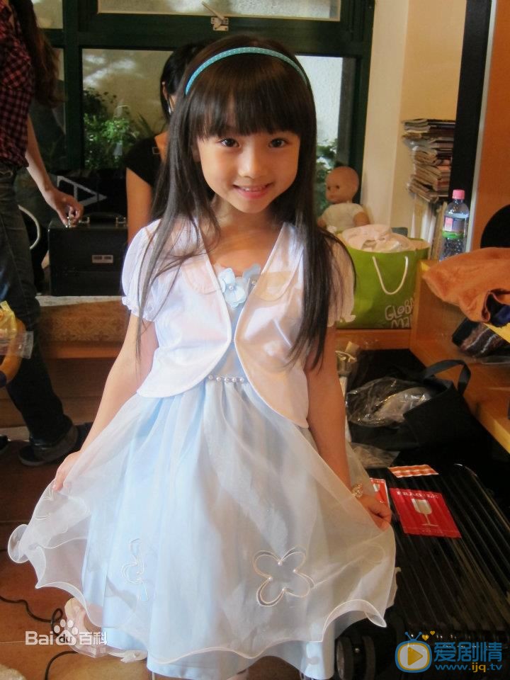 檸檬初上妙妙扮演者謝語恩寫真及生活照欣賞