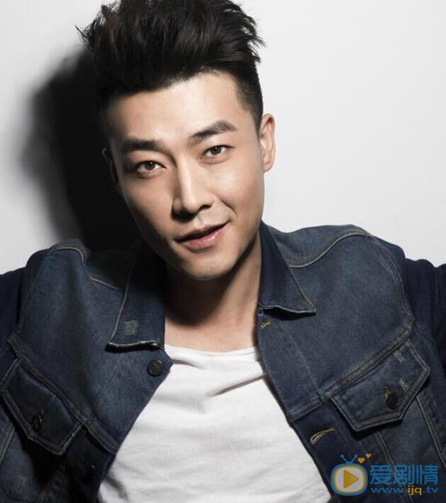 正陽門下小女人範金友是誰扮演的？範金友扮演著喬大韋個人資料、寫真生活照